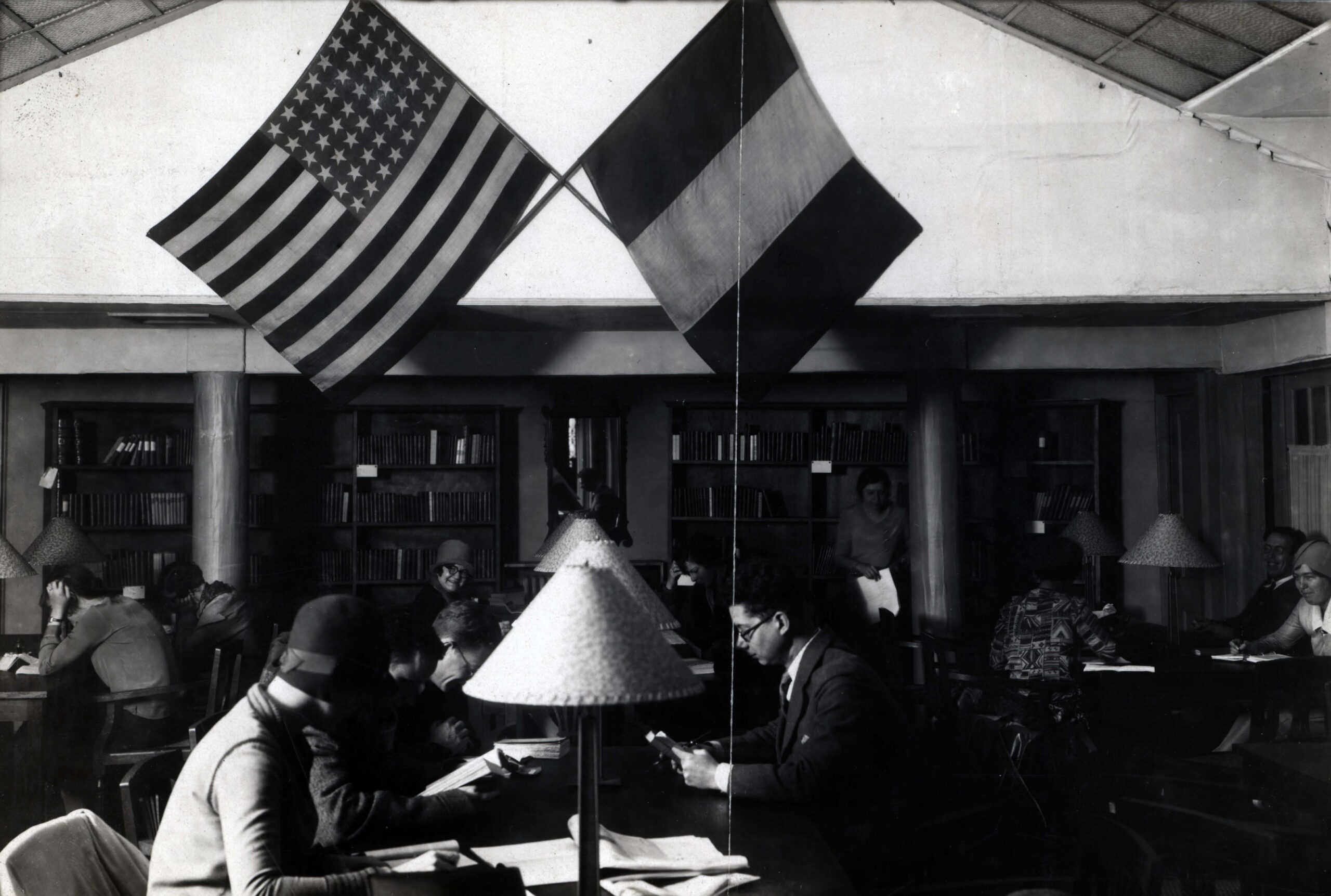 Students working in the library, Paris Bureau of the University of Delaware