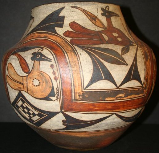 Acoma or Laguna Pueblo, Olla, Bird Decoration, 1880, 10 x 33 ⅜ inches, ceramic, creamware. Museums Collections, Gift of Josephine Foard Estate.