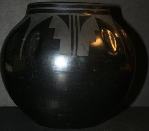 Maria Montoya Martinez (San Ildefonso Pueblo, 1887-1980), Bulb Shaped Black Bowl, 1920, 6 ¾ x 23 inches, Ceramic, blackware. Museums Collections, Gift of Dr. Emil Reis.