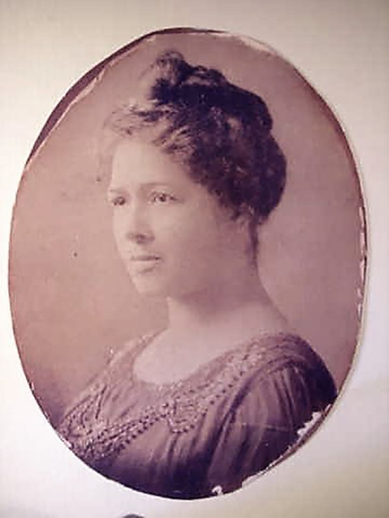 Portrait photograph of Blanche W. Stubbs, circa 1920.  Facsimile image courtesy of H. Gordon Fleming