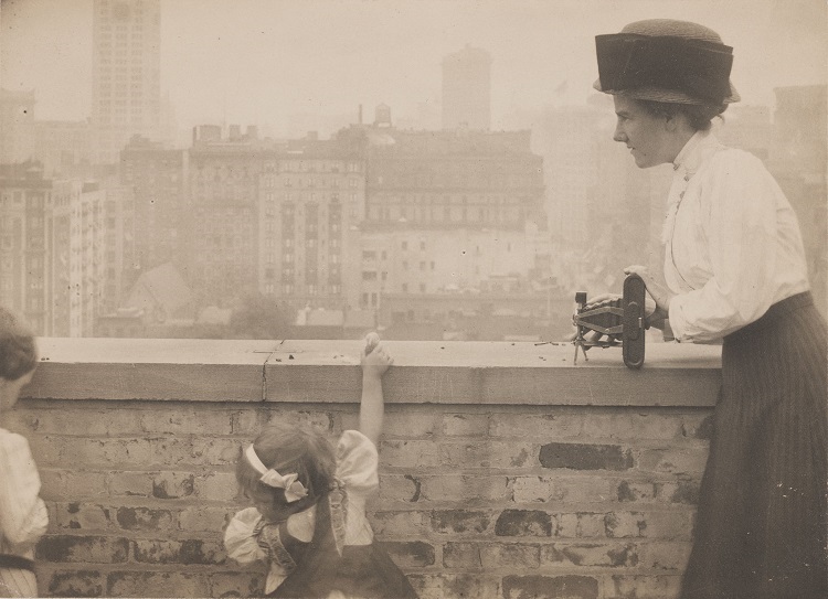 Gertrude Käsebier (American, 1852-1934), Kodak Contest [variant of winning entry], 1909, platinum. Museums Collections, Gift of Mason E. Turner, Jr.